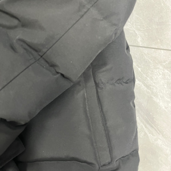 😘Authentic Canada Goose Black Men’s Jacket💕 - Picture 2 of 9